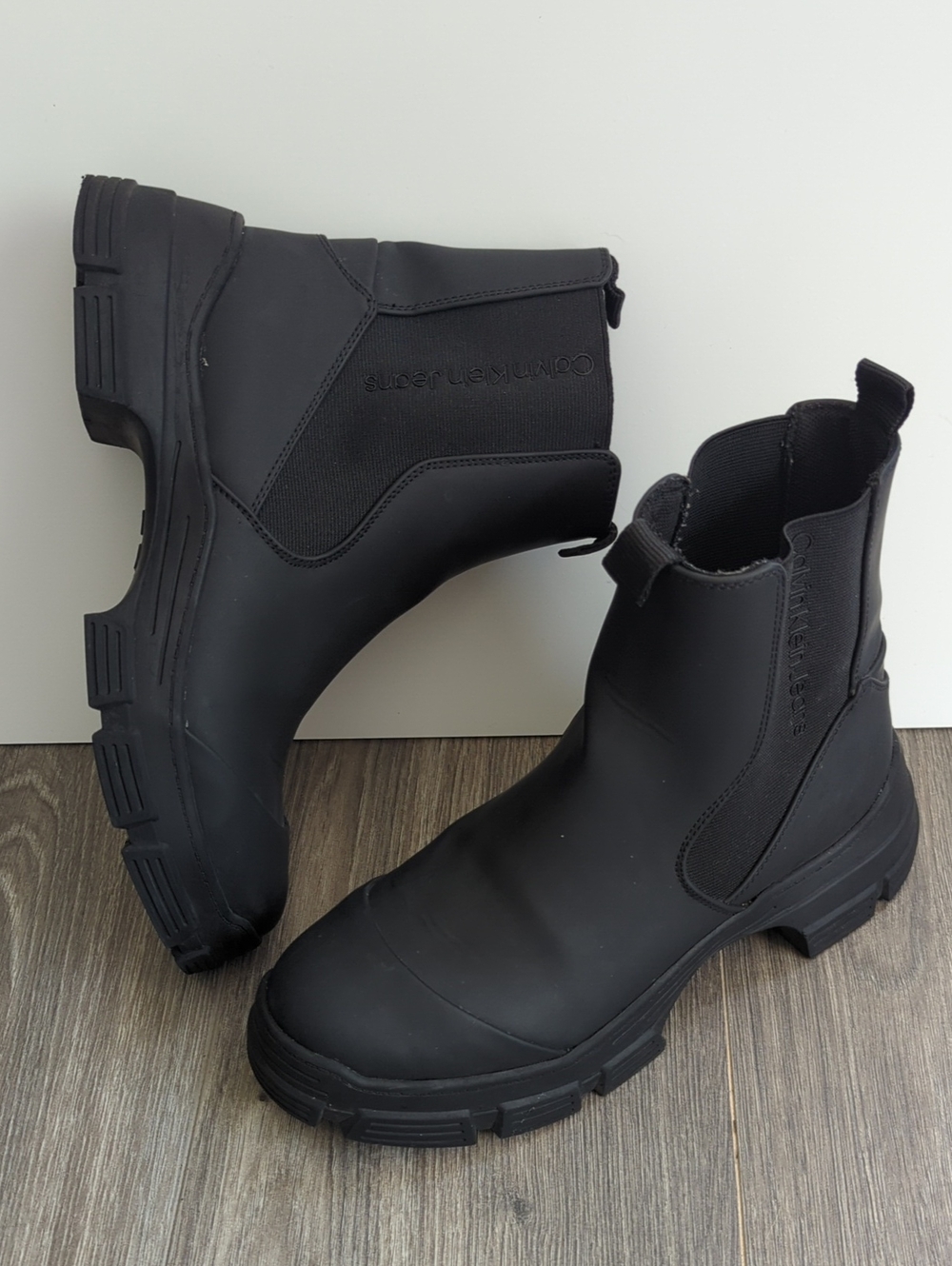 Calvin Klein Women's Chunky Chelsea Boots Size 8